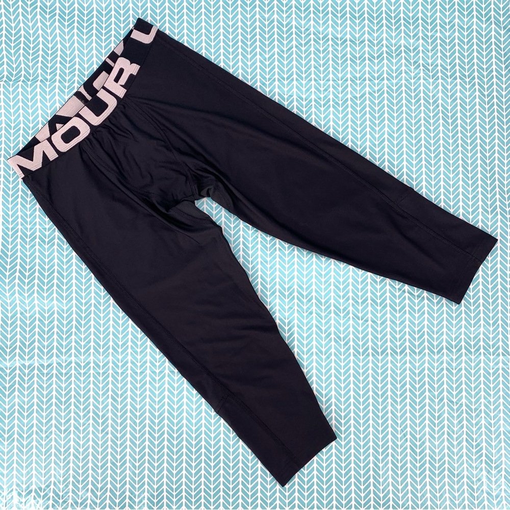 Under Armour NWT Boys' Black HeatGear Armour 3/4 Leggings, Large